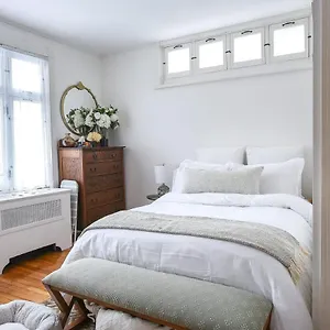 Bright And Beautiful Studio In Old Holiday home
