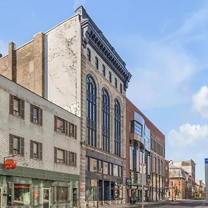Initial / Harry / Quebec+stat Apartment